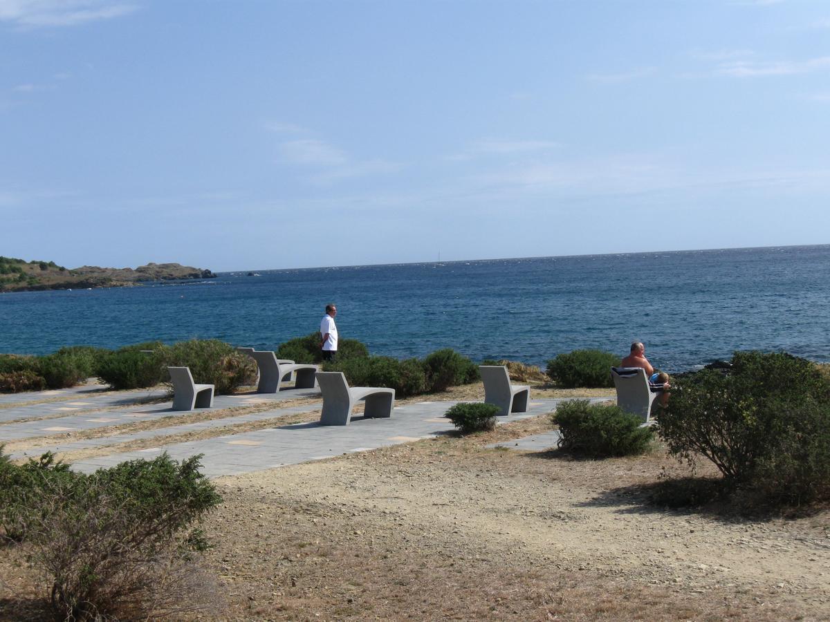Alberg Costa Brava Llanca Exterior photo